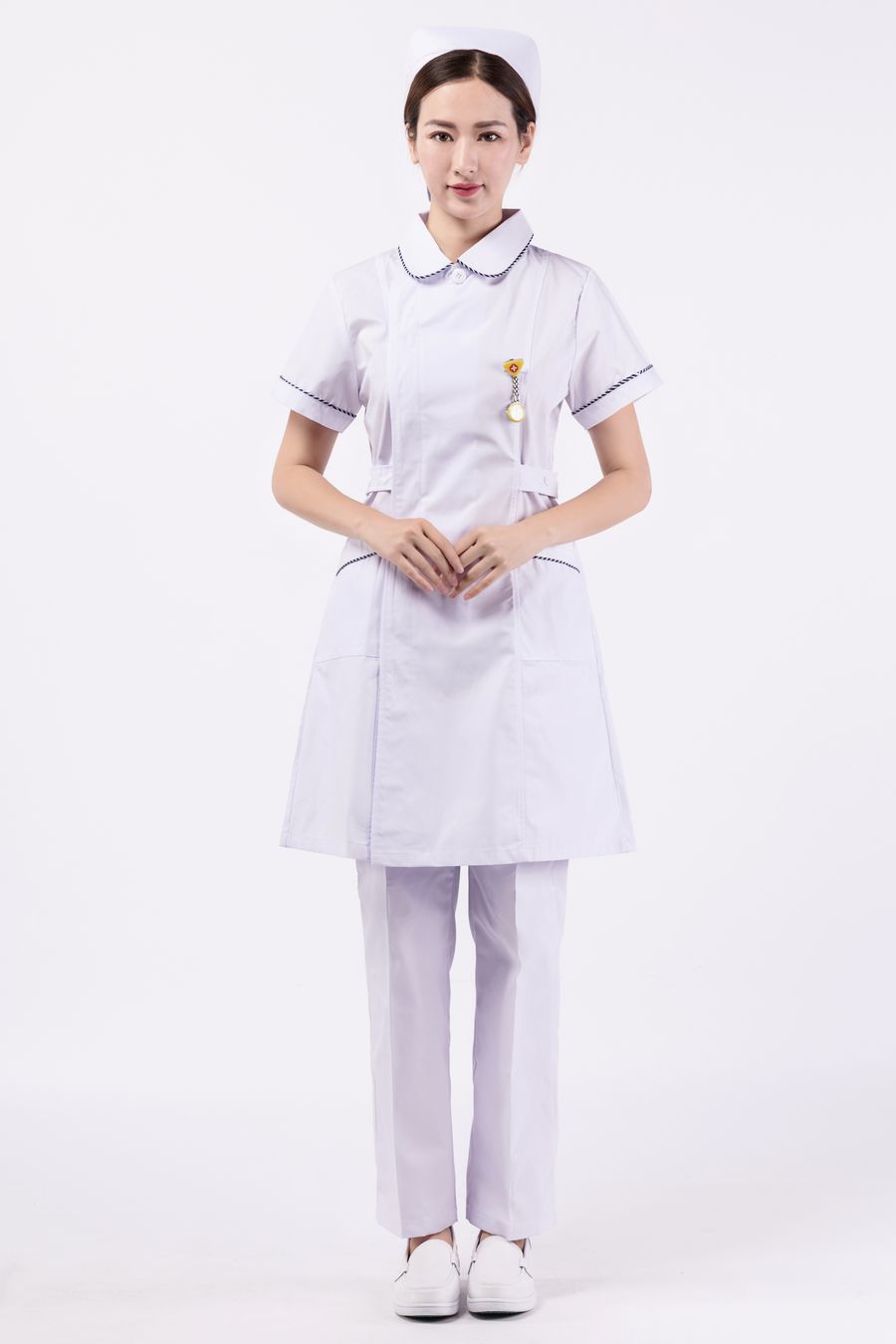 如何選擇正規(guī)的護(hù)士服裝生產(chǎn)廠家